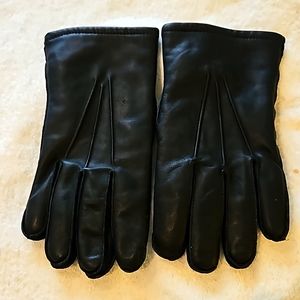 Men’s Black soft leather gloves NWOT